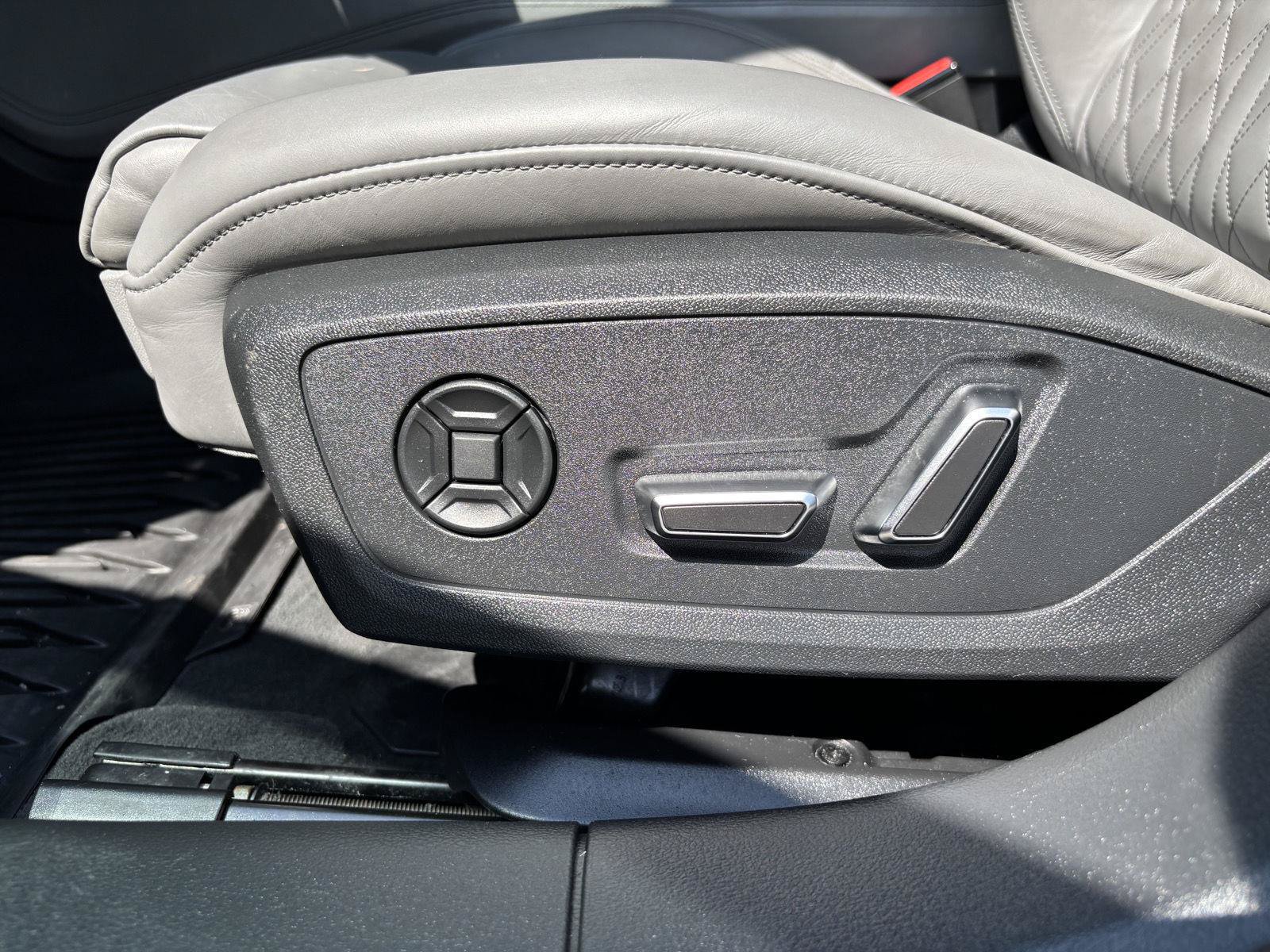Used 2023 Audi S6 Premium Plus w/ Premium Plus Package AWD/4WD image 51