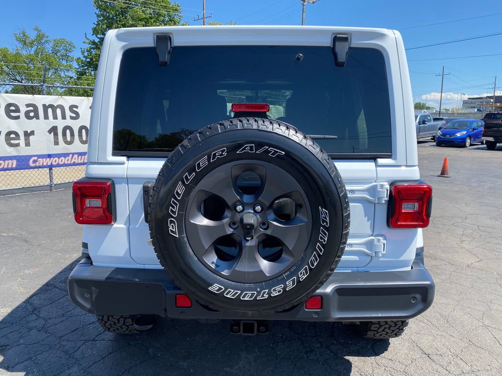 Used 2018 Jeep Wrangler Unlimited Sahara AWD/4WD image 3