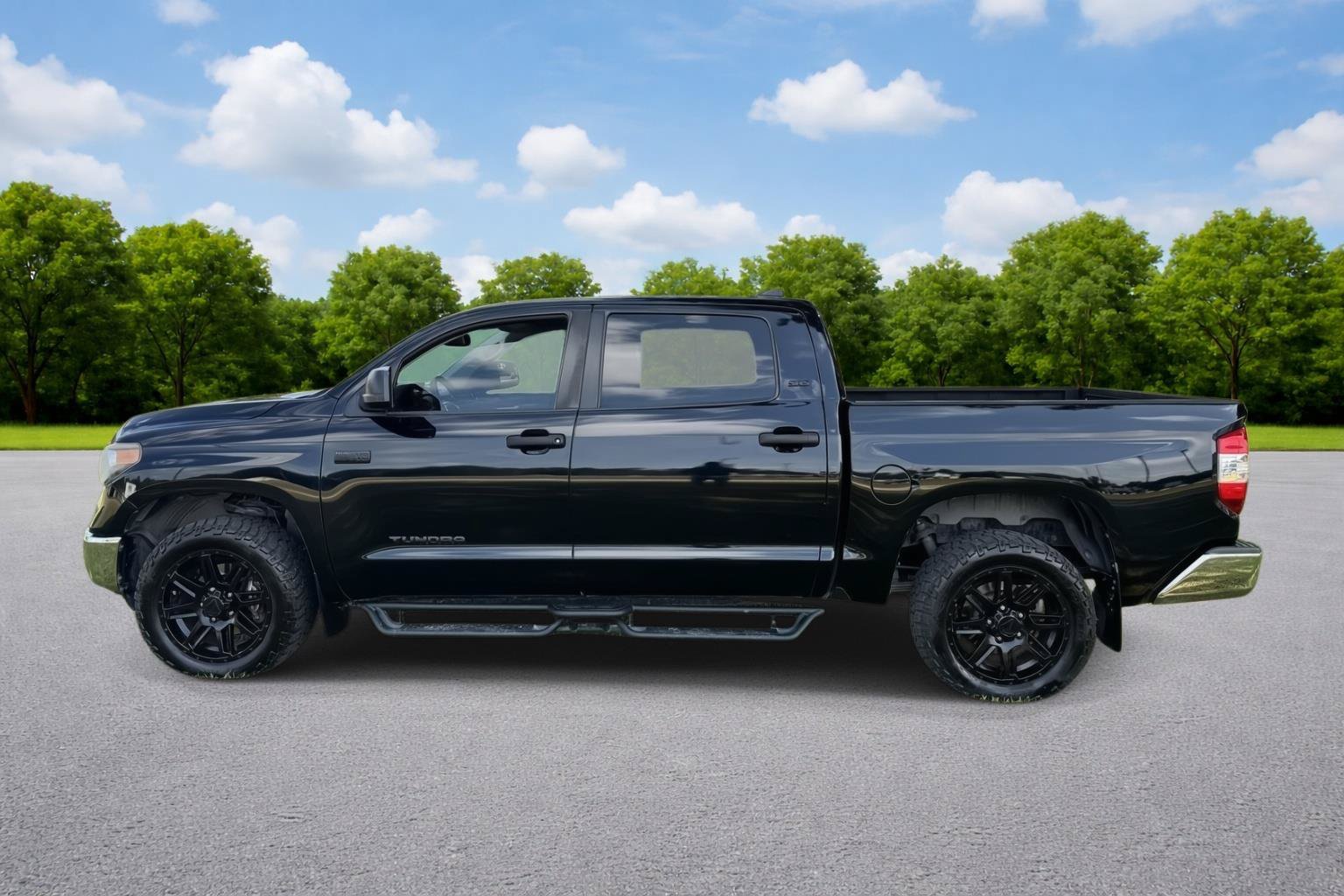 Used 2020 Toyota Tundra SR5 w/ SR5 Upgrade Package AWD/4WD image 8