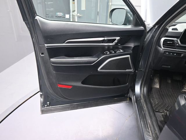Used 2023 Kia Telluride S image 17