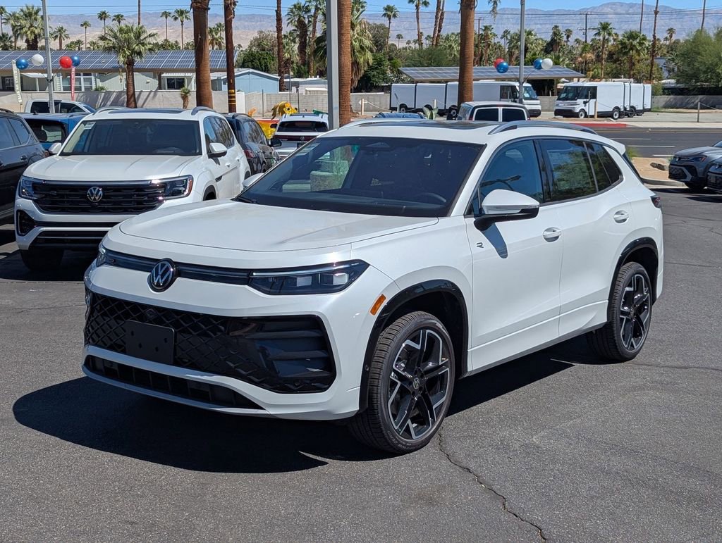 New 2025 Volkswagen Tiguan SE R-Line image 8