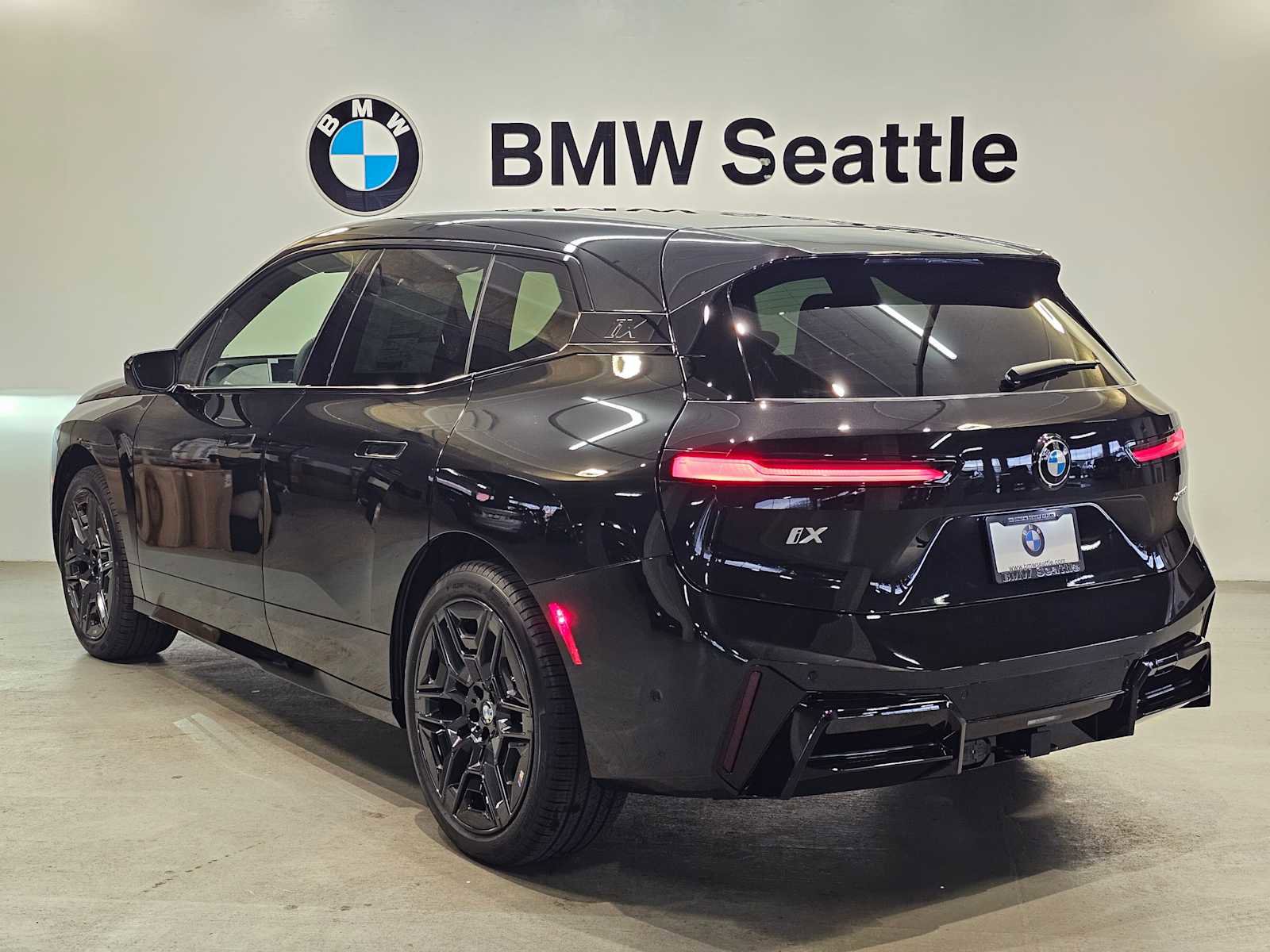 New 2026 BMW iX xDrive45 w/ M Sport Package image 4
