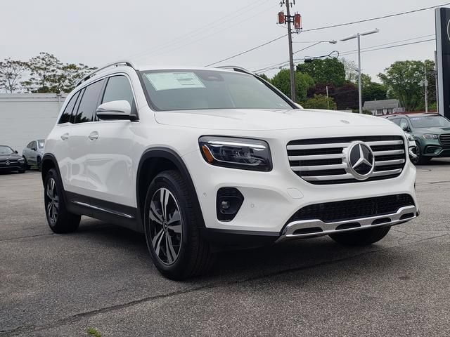 New 2025 Mercedes-Benz GLB 250 4MATIC image 4
