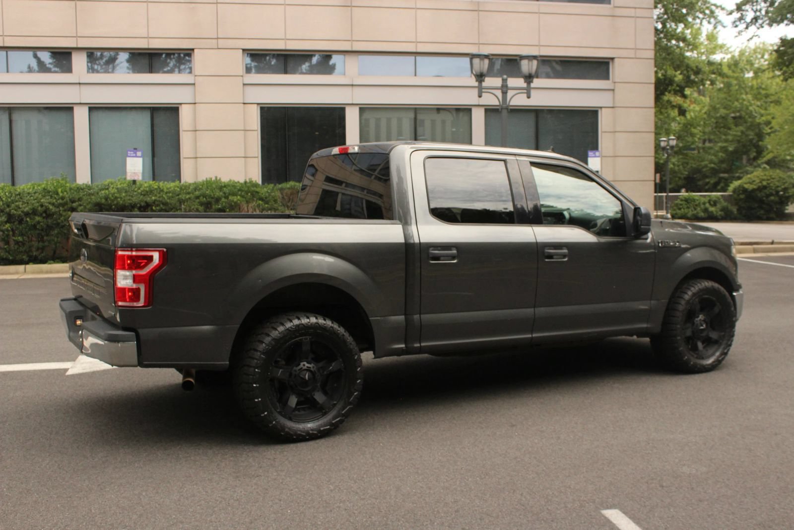 Used 2020 Ford F150 XLT RWD image 7