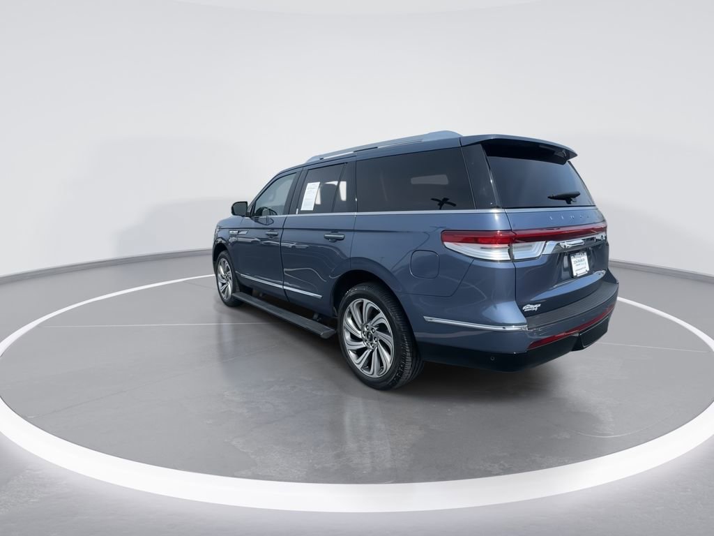 Used 2023 Lincoln Navigator Reserve image 6