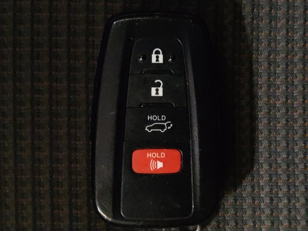 Used 2021 Toyota Highlander LE image 32