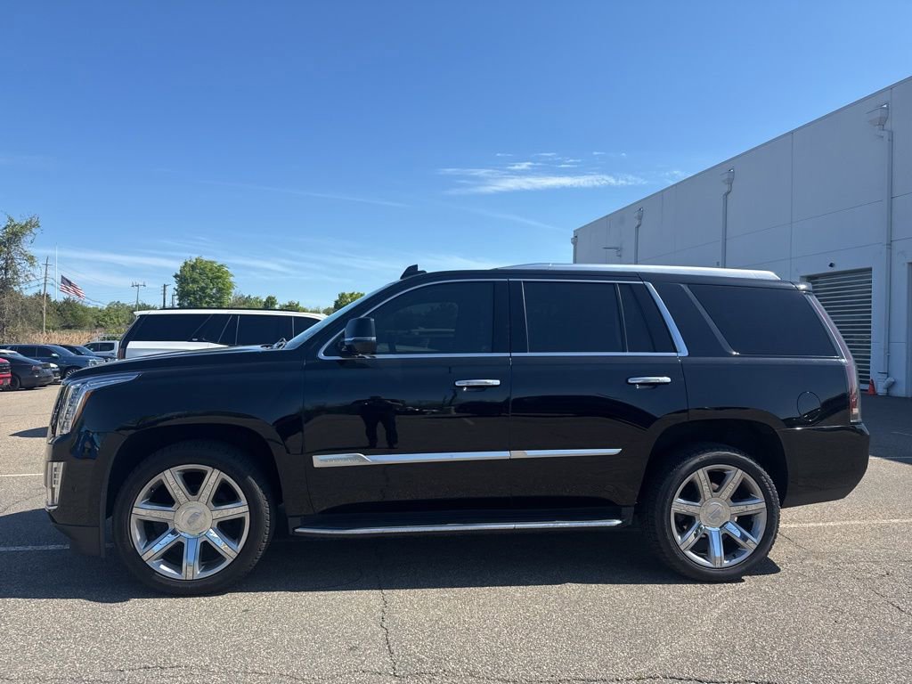 Used 2019 Cadillac Escalade Premium Luxury AWD/4WD image 6