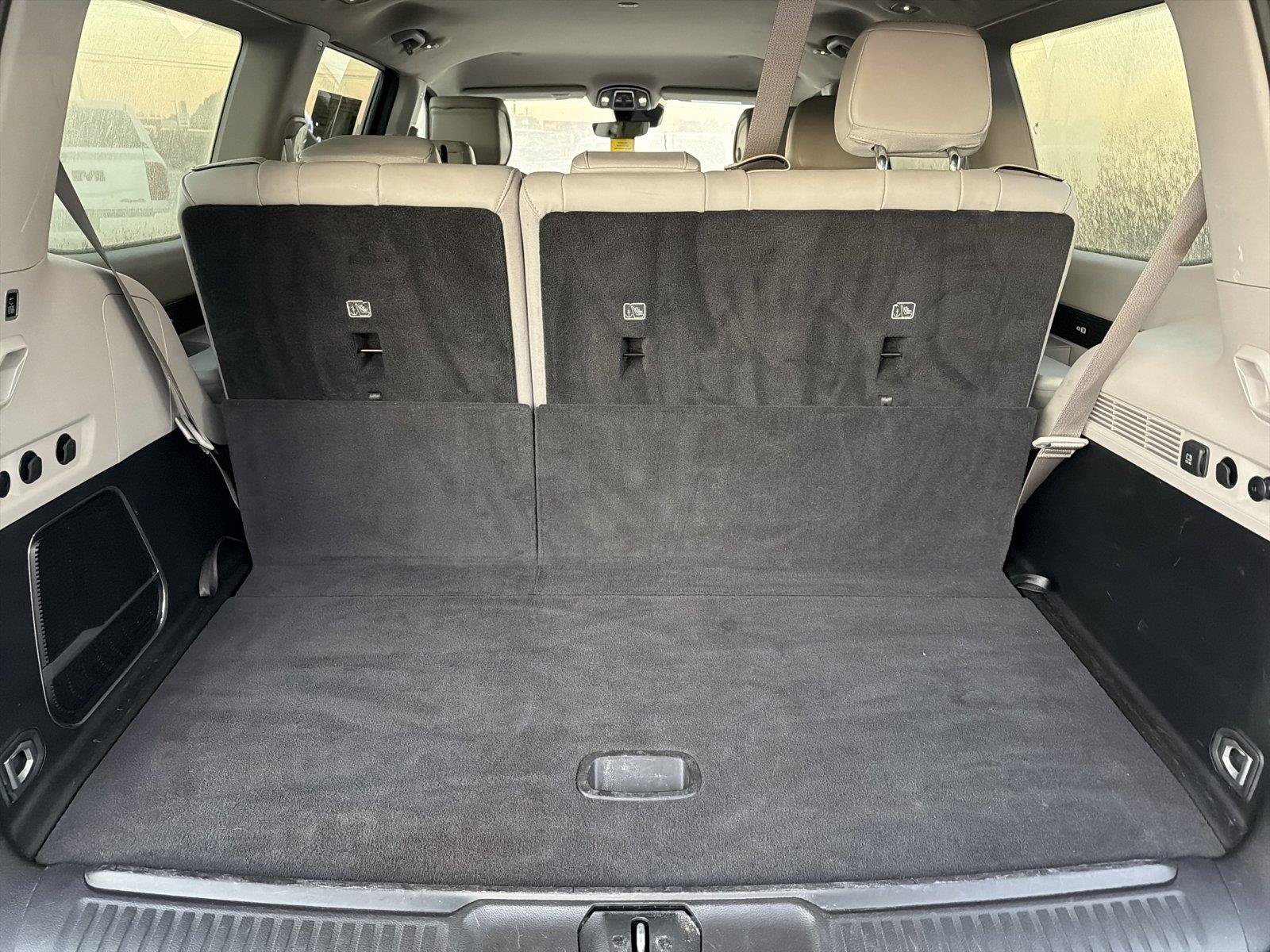 Used 2024 Jeep Wagoneer Series II w/ Flexible Seating Group RWD image 18