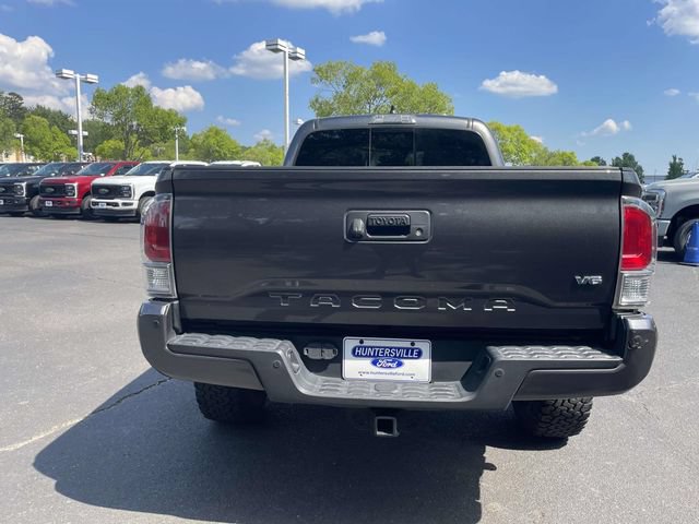 Used 2020 Toyota Tacoma TRD Sport w/ TRD Premium Sport Package AWD/4WD image 5