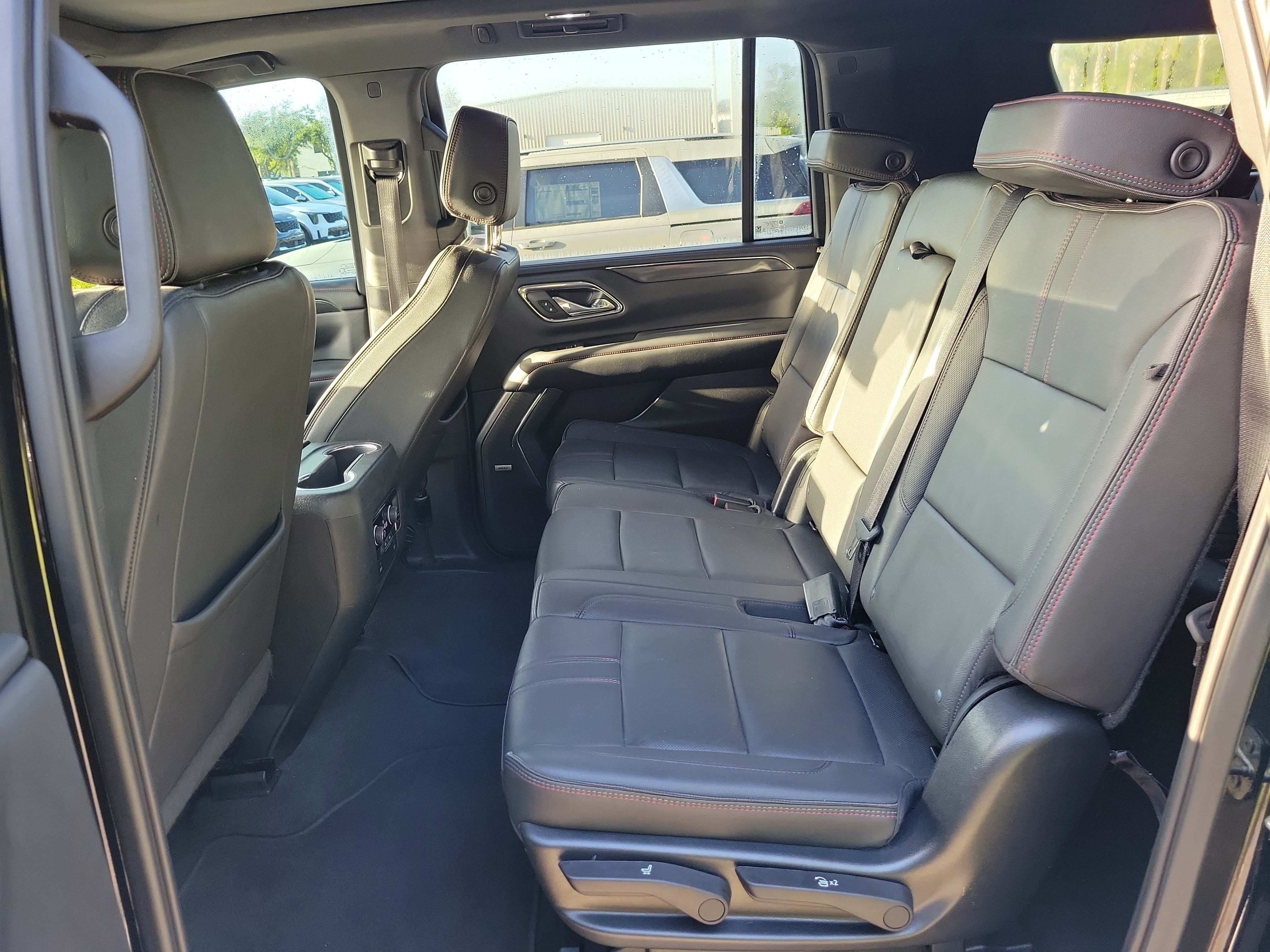 Used 2023 Chevrolet Suburban RST RWD image 15
