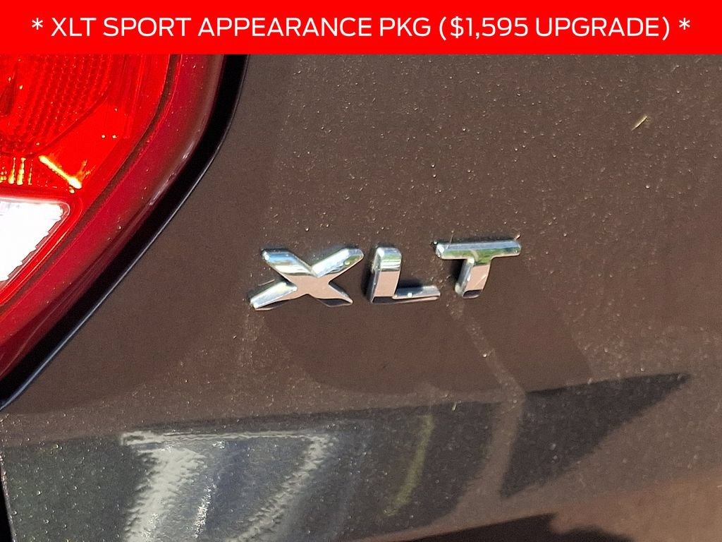 Used 2017 Ford Explorer XLT w/ Equipment Group 202A AWD/4WD image 33