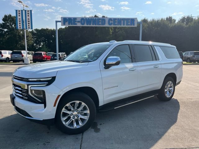 Used 2025 Chevrolet Suburban Premier RWD image 2