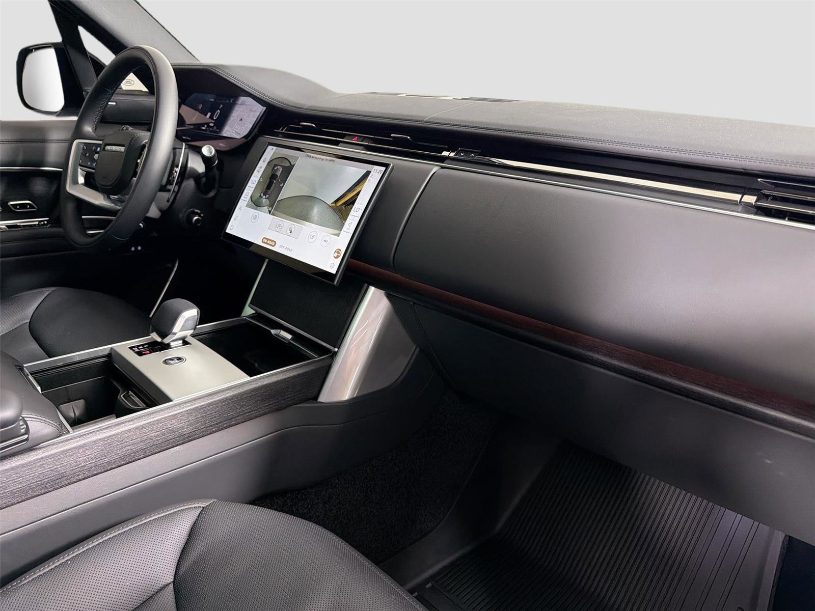 Certified 2025 Land Rover Range Rover SE AWD/4WD image 31