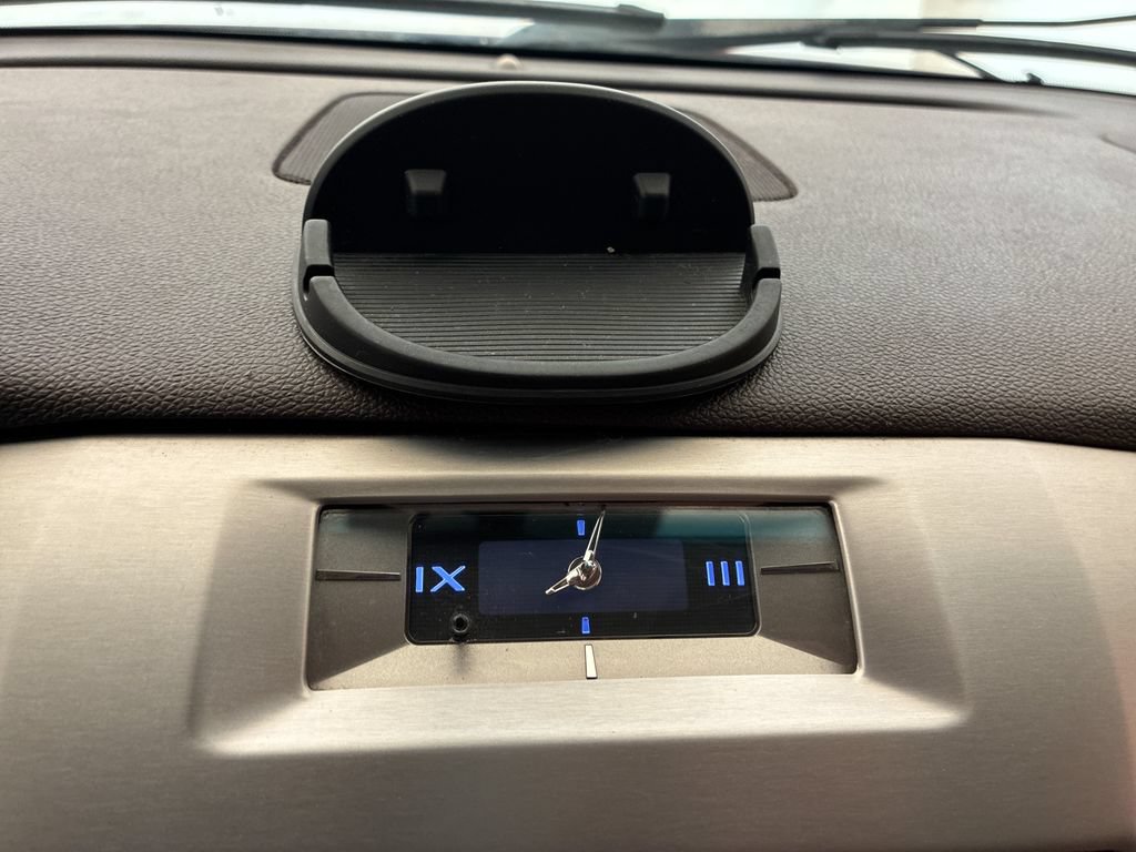 Used 2010 Cadillac Escalade Premium AWD/4WD image 15