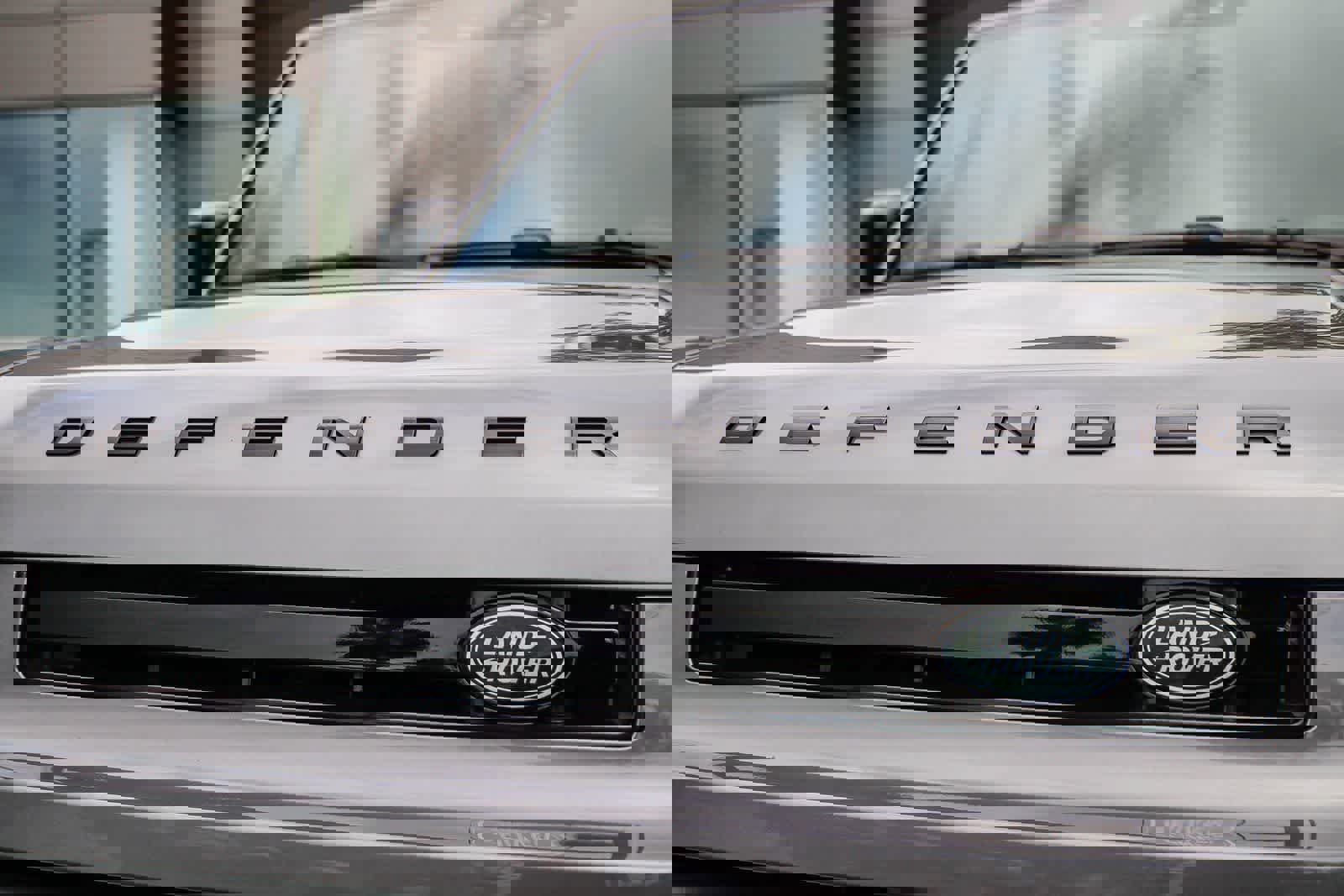 Used 2024 Land Rover Defender 110 S image 11