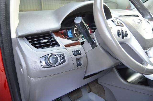 Used 2013 Ford Edge Limited image 29