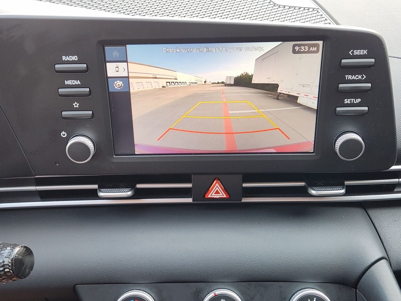 Used 2025 Hyundai Elantra SE w/ Cargo Package FWD image 15