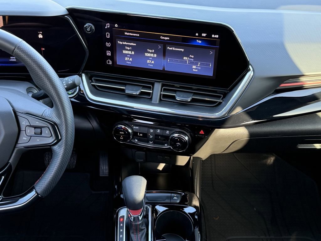 Used 2024 Chevrolet Trax RS FWD image 14