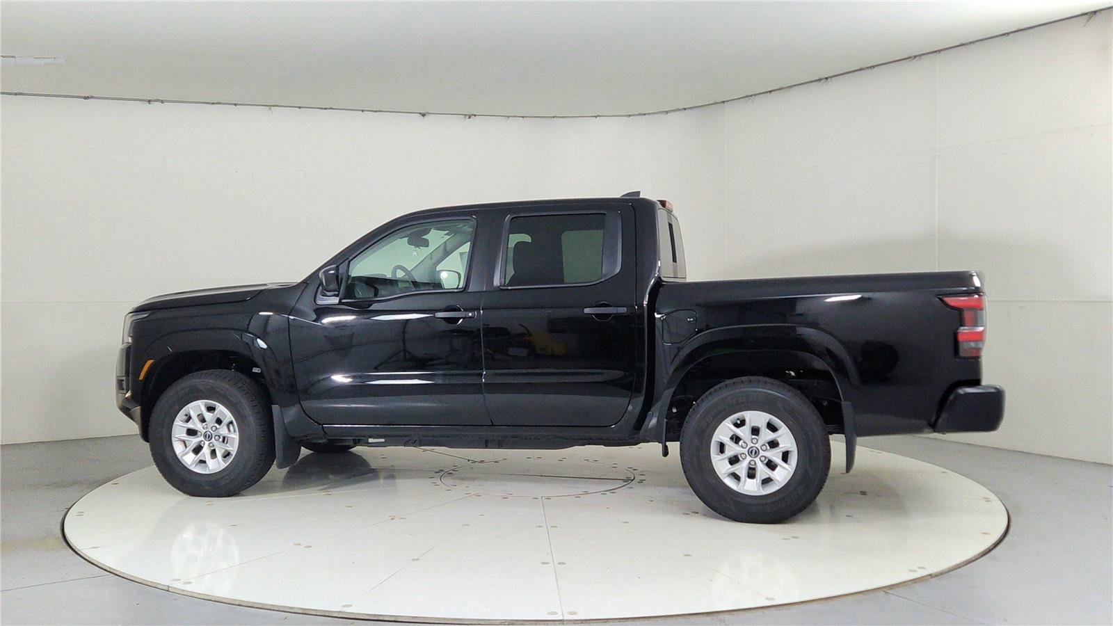 New 2026 Nissan Frontier 4x4 Crew Cab image 4
