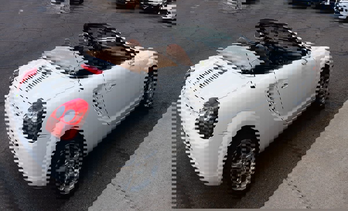 Used 2004 Toyota MR2 image 47