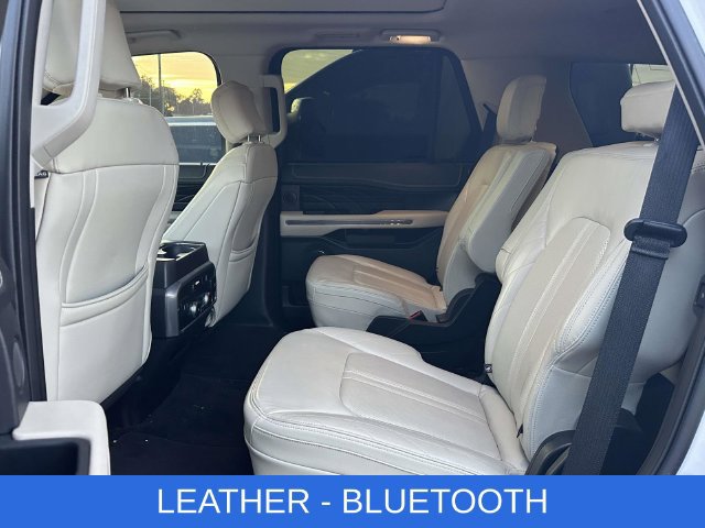 Used 2018 Ford Expedition Platinum AWD/4WD image 3