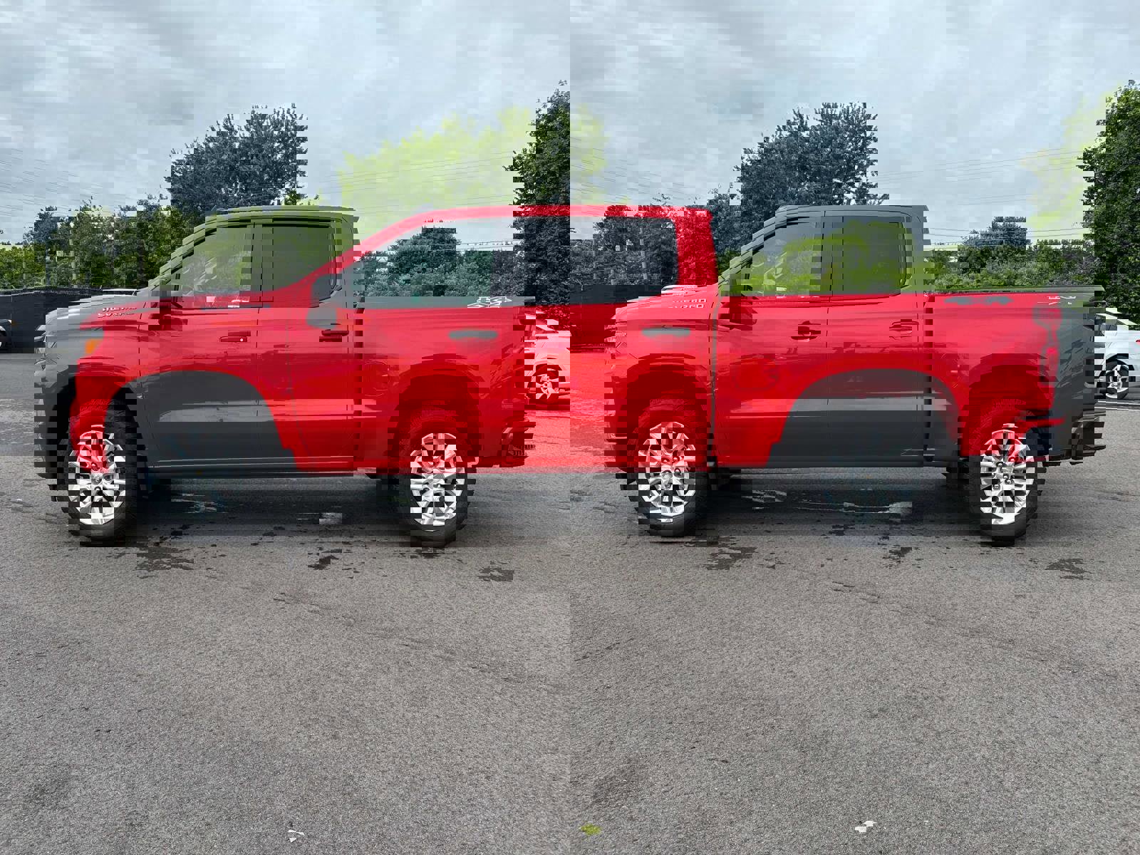 Used 2025 Chevrolet Silverado 1500 Custom image 6