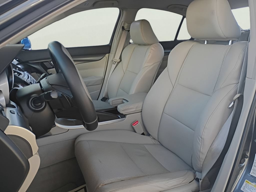 Used 2011 Acura TL w/ Technology Package FWD image 5