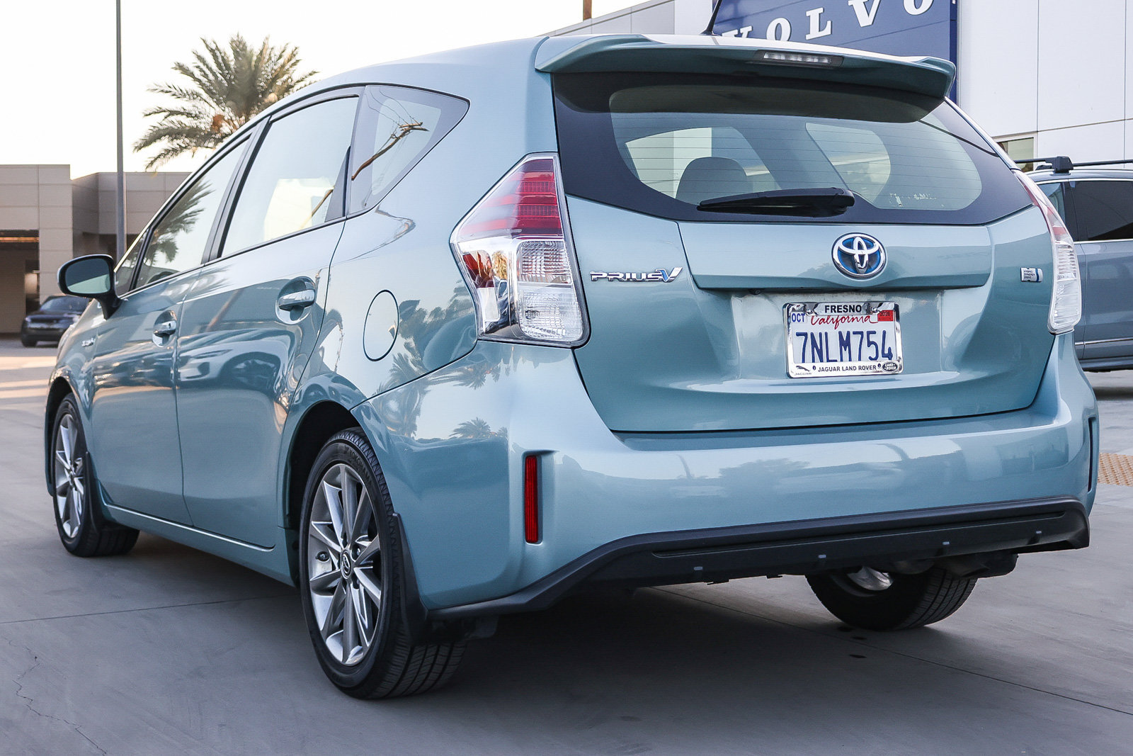 Used 2016 Toyota Prius V Five FWD image 7