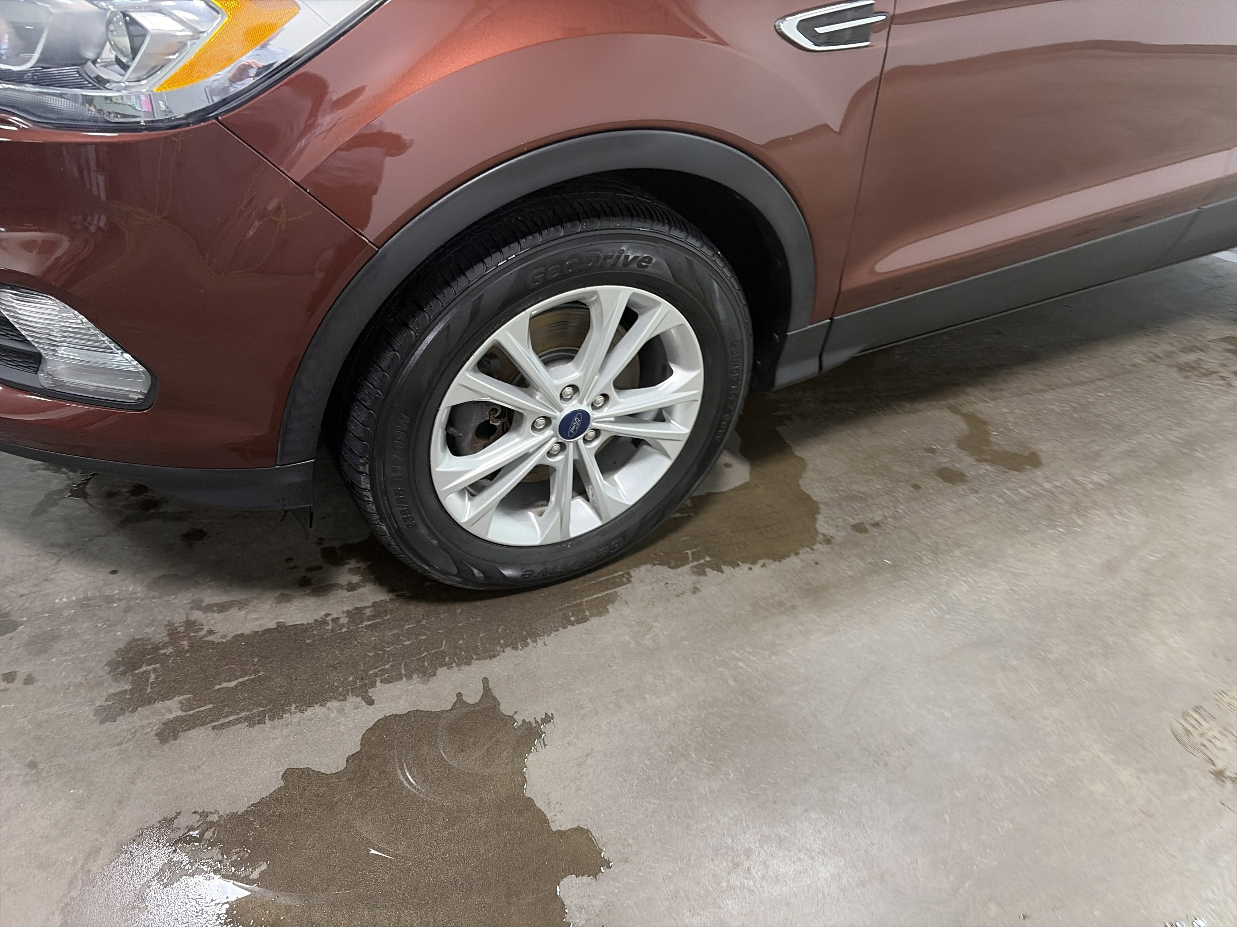 Used 2018 Ford Escape SEL image 9