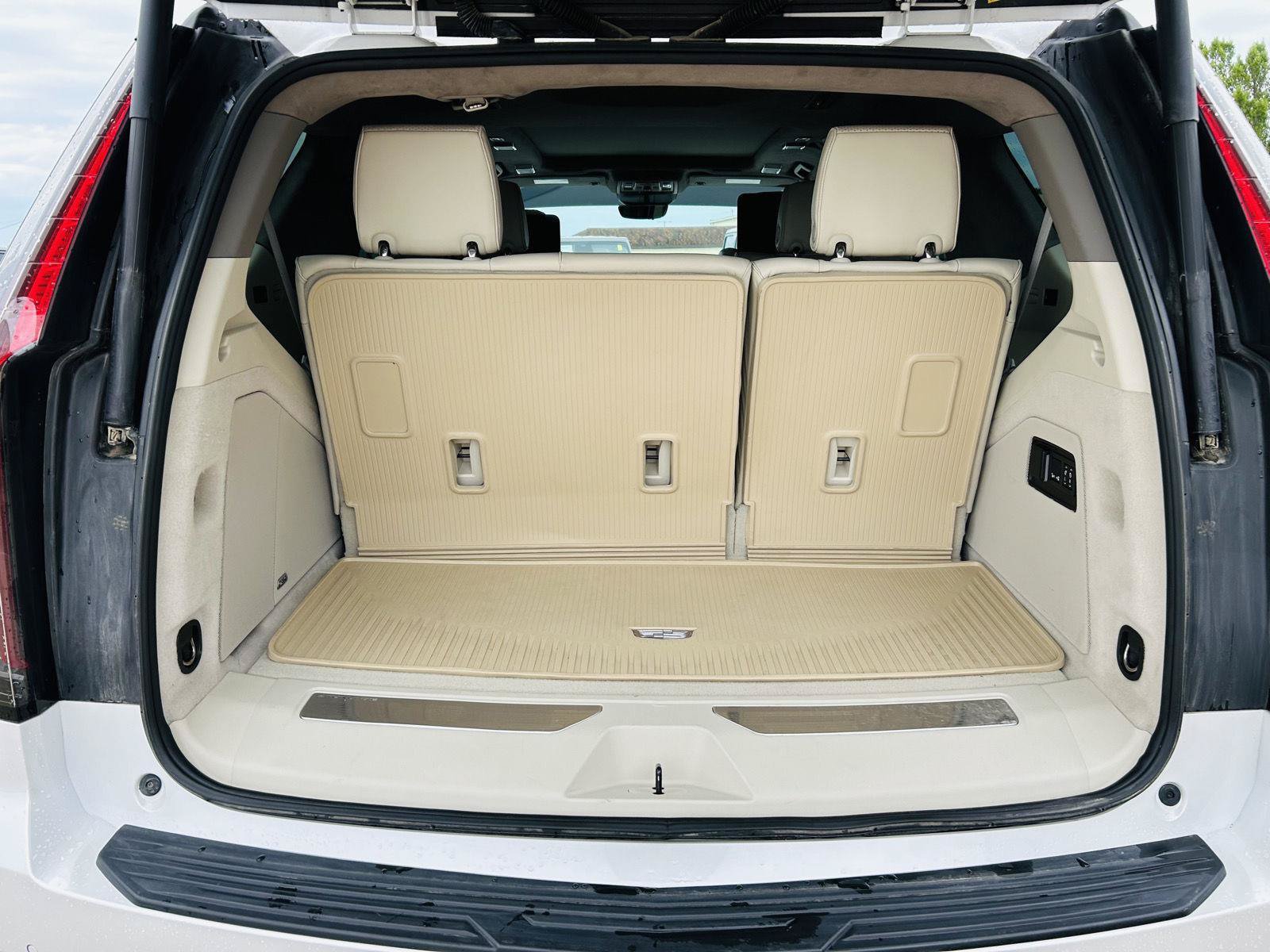Used 2024 Cadillac Escalade Sport Platinum AWD/4WD image 37