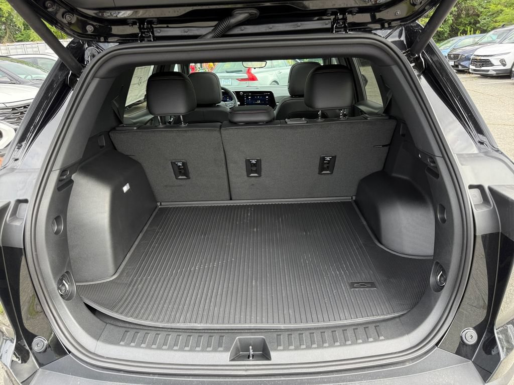 New 2027 Chevrolet Equinox RS w/ Safety and Technology Package FWD image 22