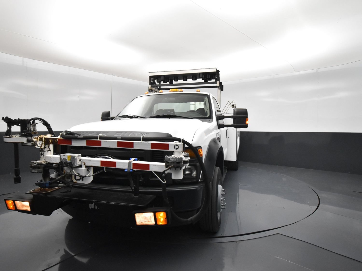 Used 2009 Ford F550 Luxury RWD image 2