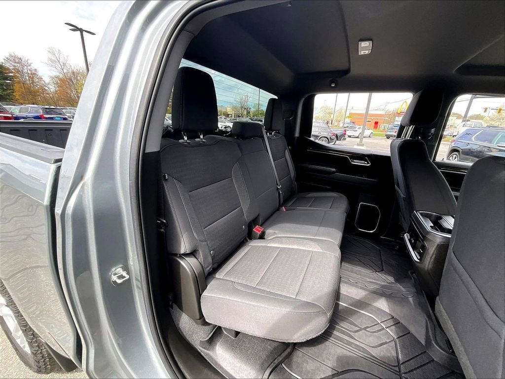 Used 2023 Chevrolet Silverado 1500 RST AWD/4WD image 15