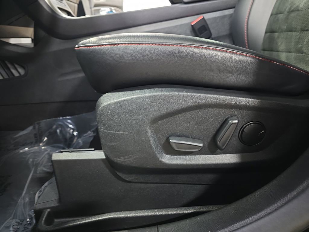 Used 2024 Ford Edge ST-Line image 29