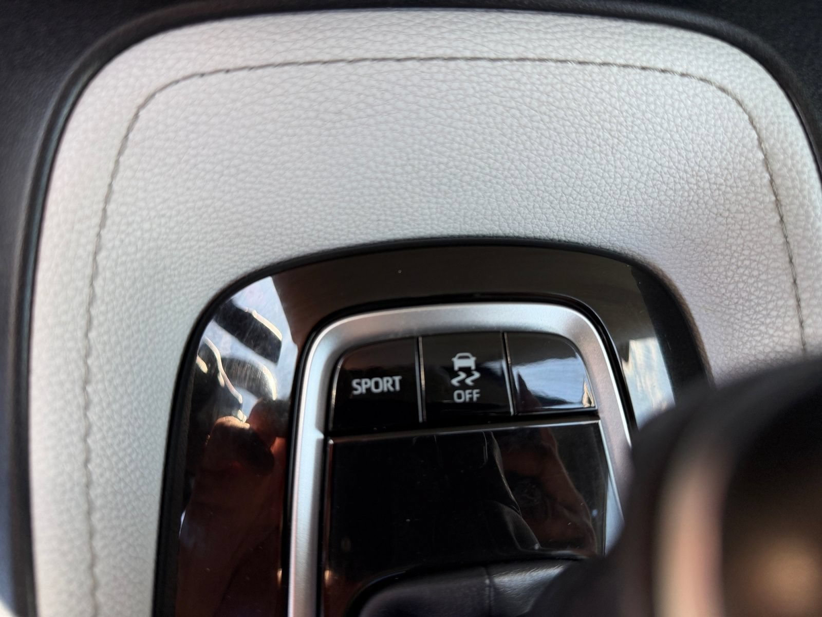 Used 2019 Toyota Corolla SE w/ SE Option Package FWD image 24