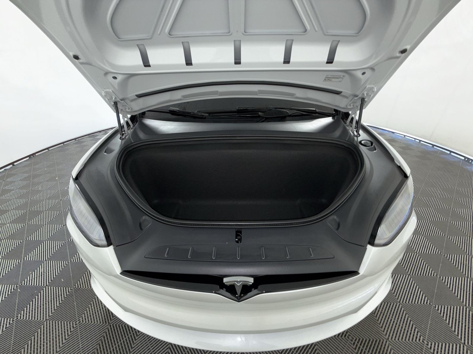 Used 2025 Tesla Model X AWD/4WD image 28