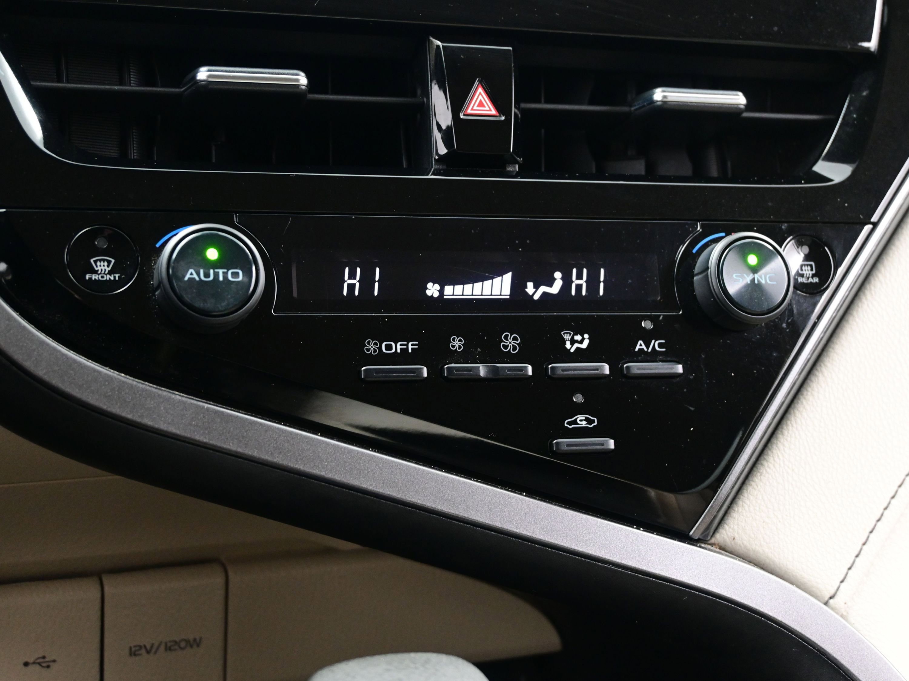 Used 2022 Toyota Camry LE image 20