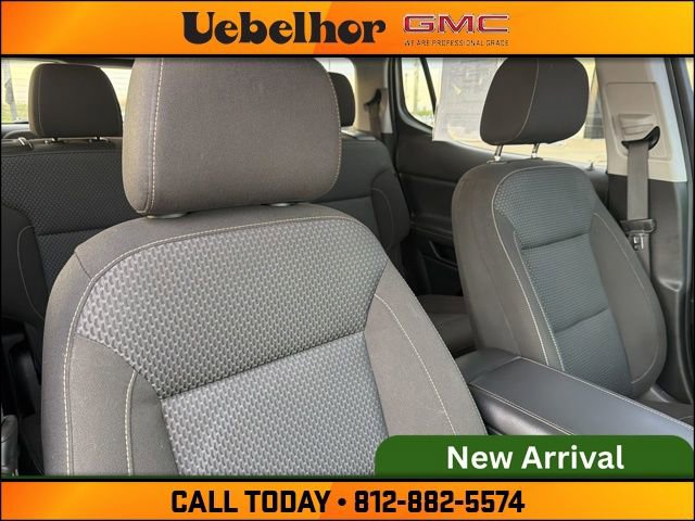 Used 2021 GMC Acadia SLE w/ Driver Convenience Package image 4