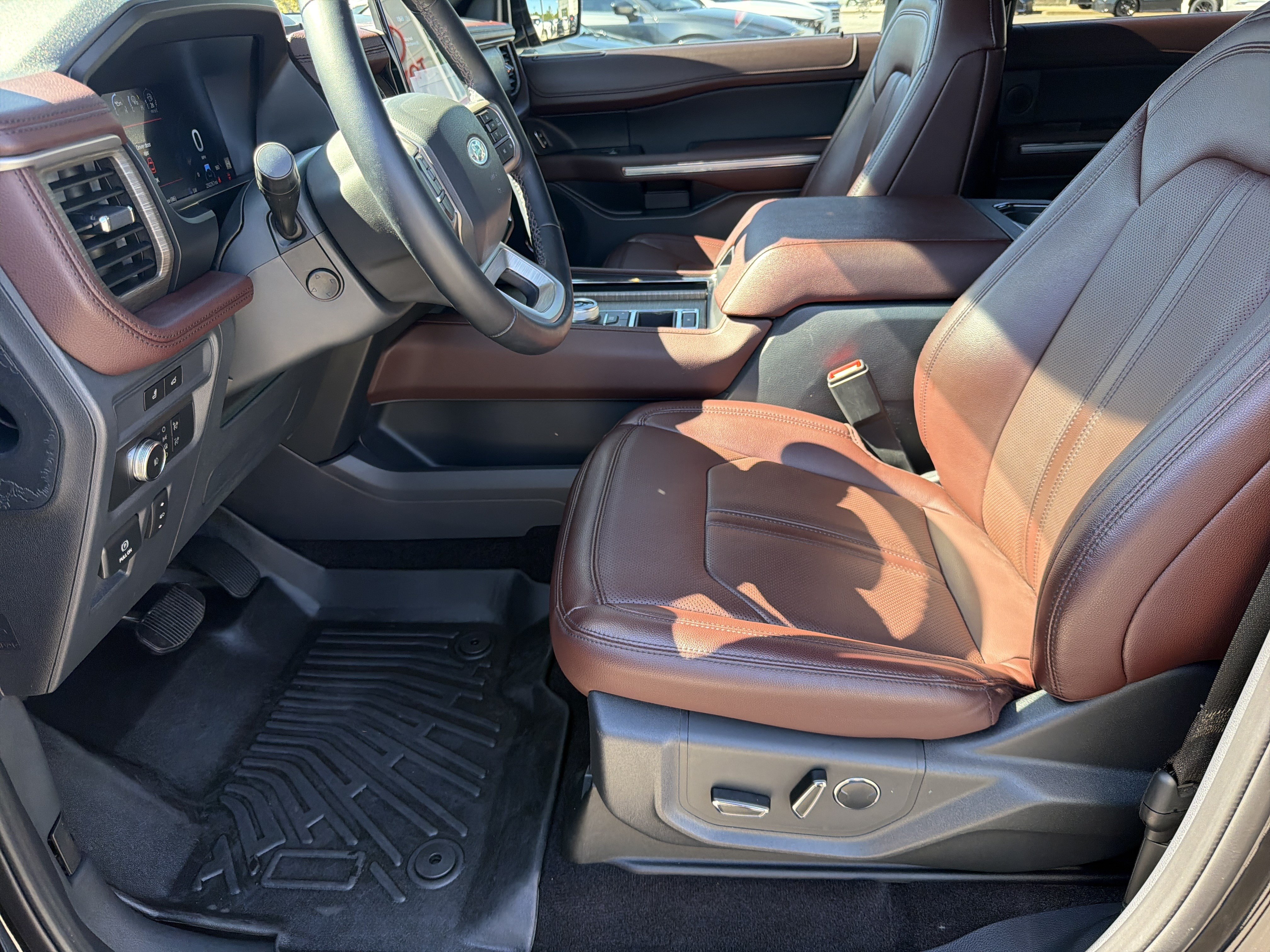 Used 2022 Ford Expedition Limited RWD image 17