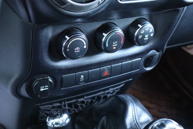 Used 2015 Jeep Wrangler Sport w/ Quick Order Package 23S AWD/4WD image 22