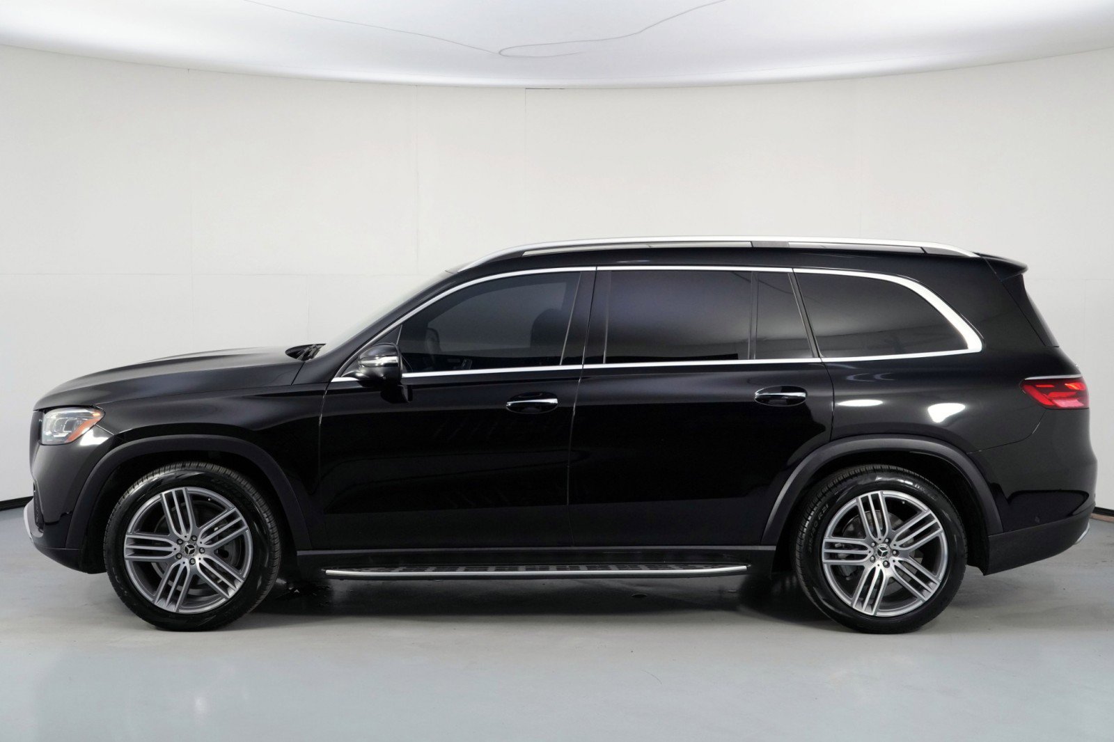Used 2024 Mercedes-Benz GLS 450 4MATIC image 55