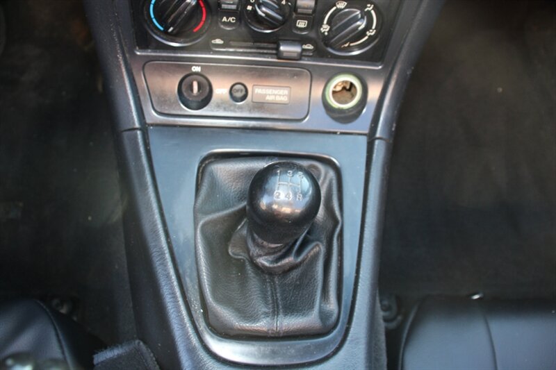 Used 1999 MAZDA MX-5 Miata RWD image 12