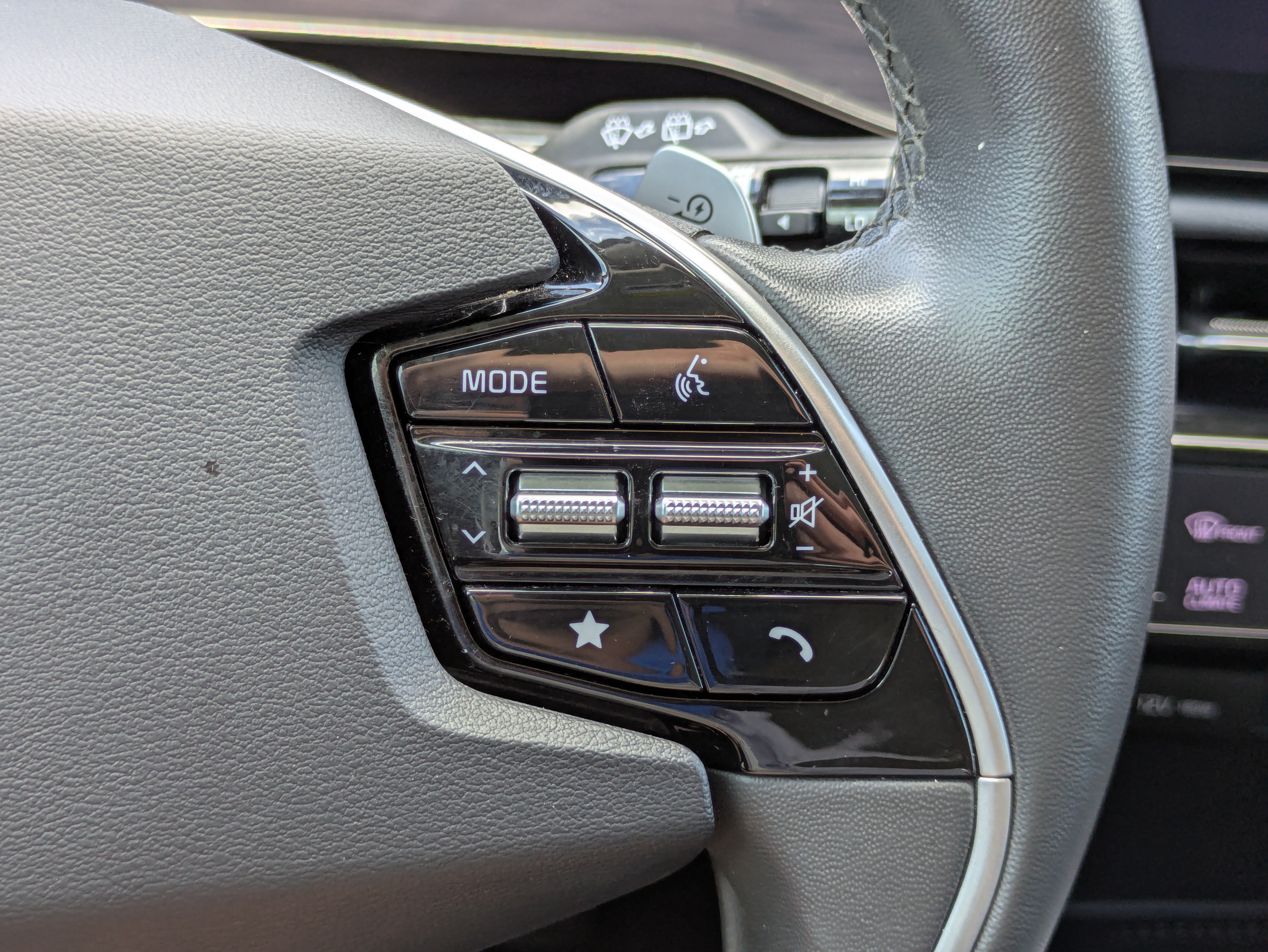 Certified 2024 Kia Niro Wind FWD image 25