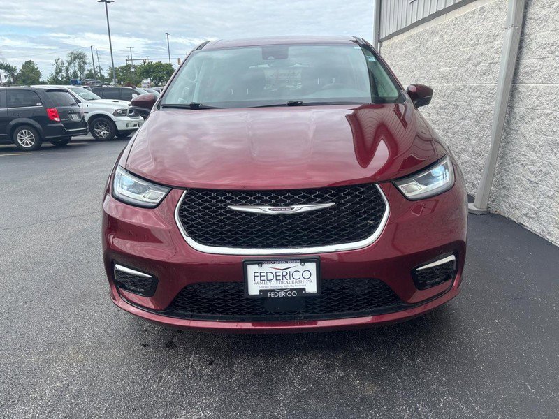 Used 2023 Chrysler Pacifica Touring-L w/ Uconnect Theater Family Group AWD/4WD image 11