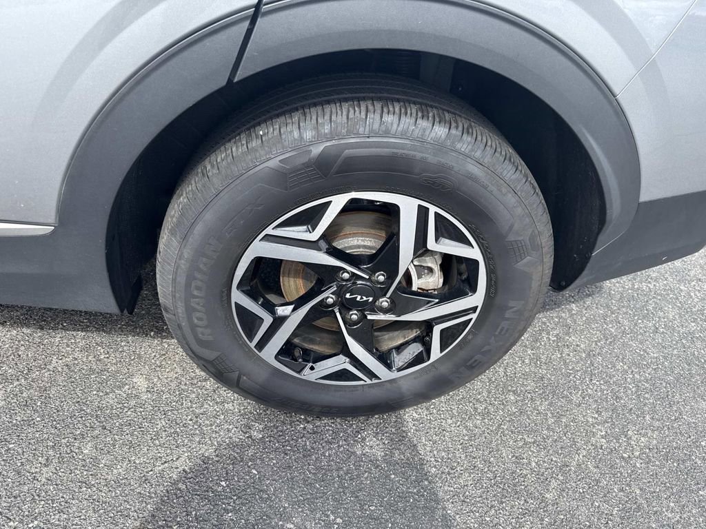 Used 2024 Kia Sportage LX image 13