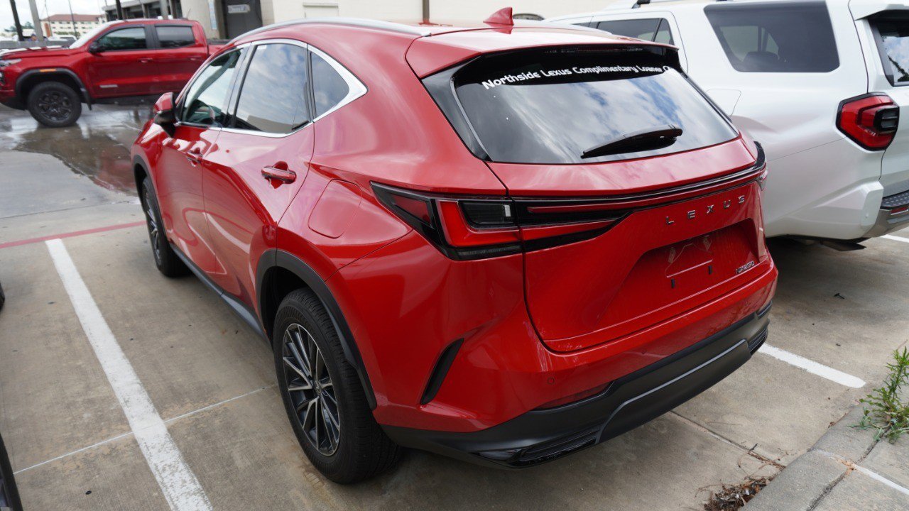 Used 2025 Lexus NX 250 FWD w/ Accessory Package (Z1) image 7