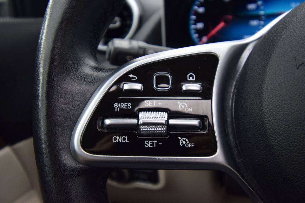 Used 2021 Mercedes-Benz GLA 250 4MATIC image 38