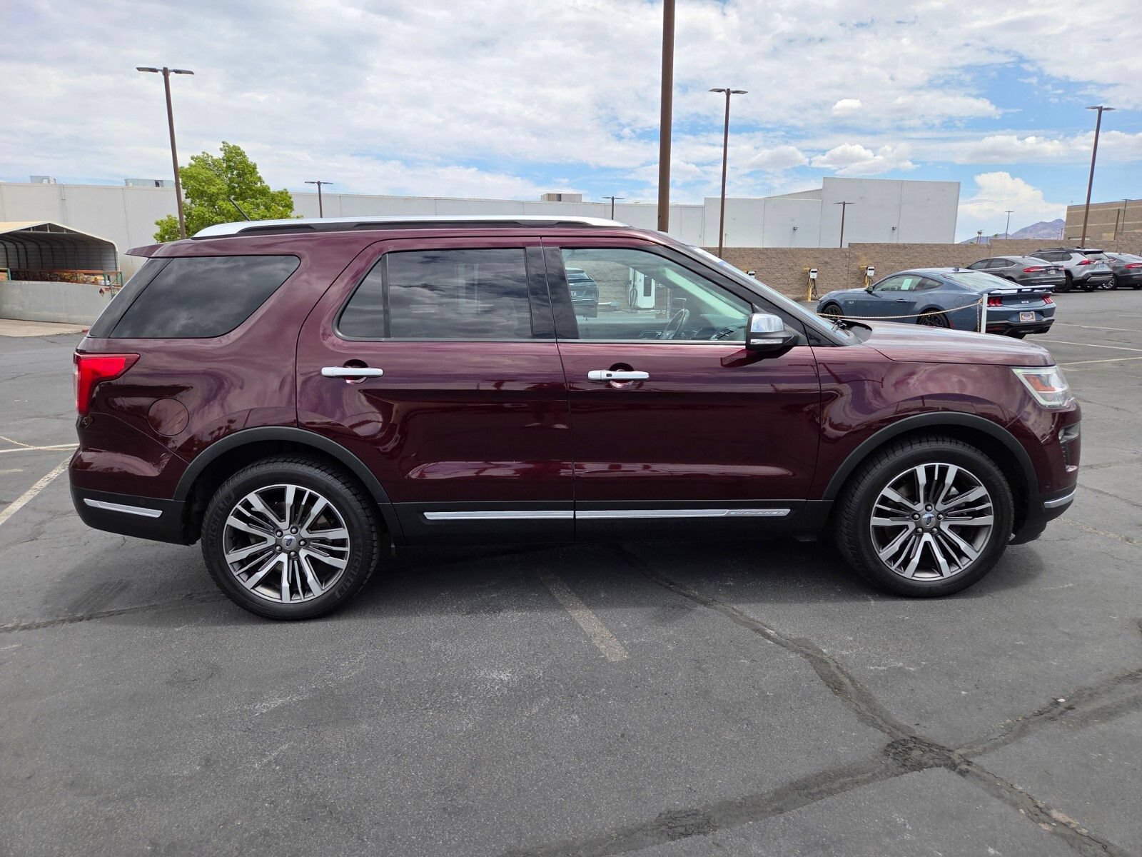 Certified 2018 Ford Explorer Platinum AWD/4WD image 7