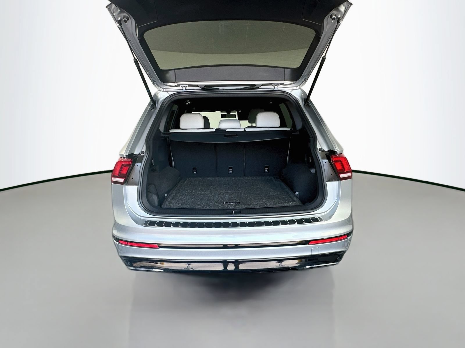 Used 2021 Volkswagen Tiguan SE R-Line AWD/4WD image 29