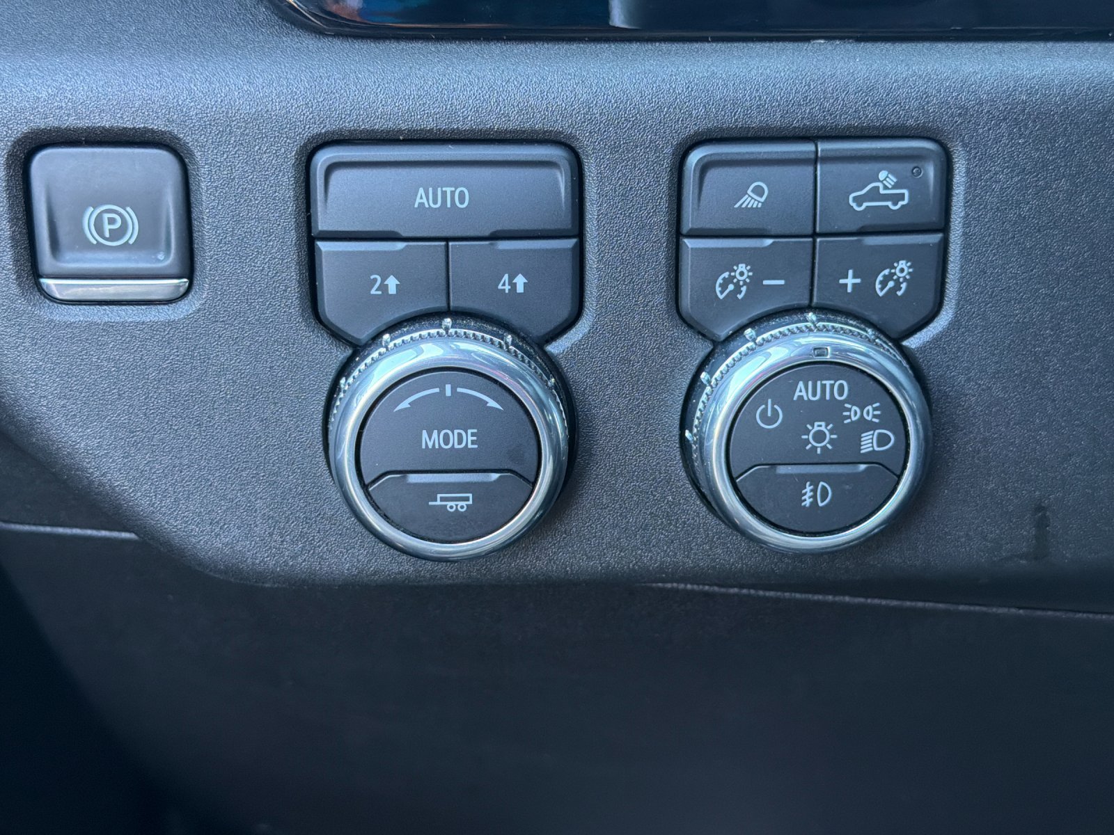Used 2026 GMC Sierra 1500 SLT AWD/4WD image 32